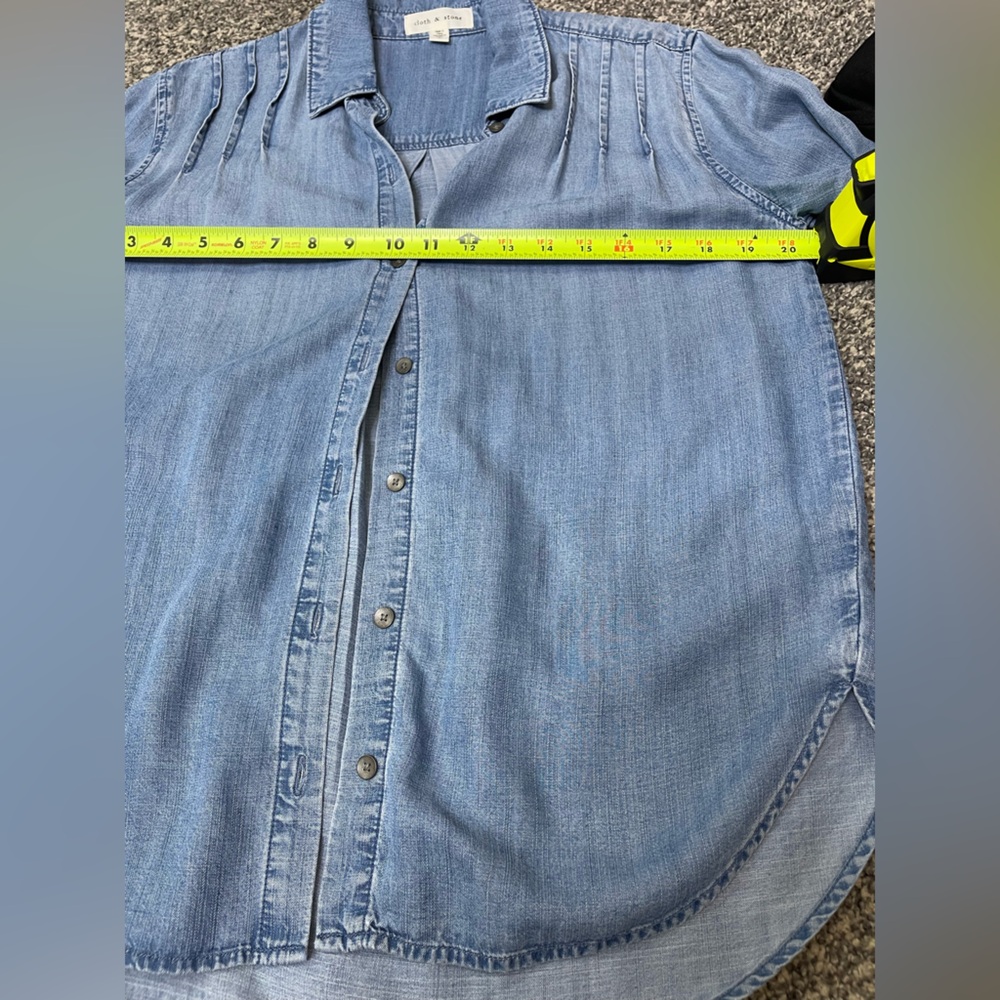 Cloth & Stone NWOT Pleated Denim Chambray Button Down Long Sleeved Shirt Small - Picture 8 of 10